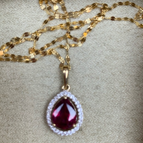 ♥️10K Yellow Gold Genuine Ruby Pendant♥️ - Picture 6 of 13